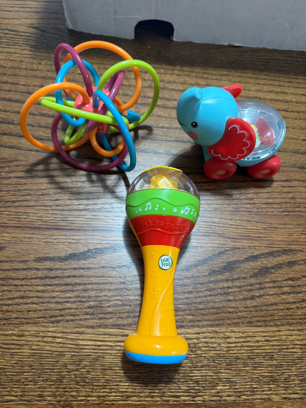 LeapFrog Bright Yellow & Green Musical Maraca Rattle for Toddlers